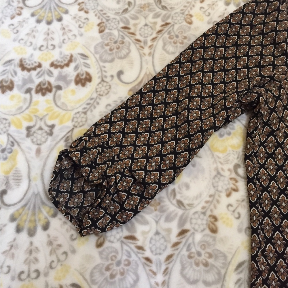 Patterned Blouse - Picture 3 of 4